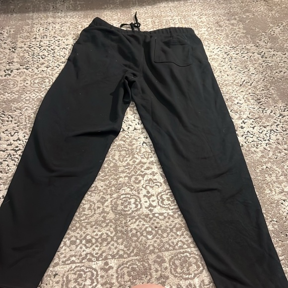 Non-branded sweatpants - Picture 2 of 2
